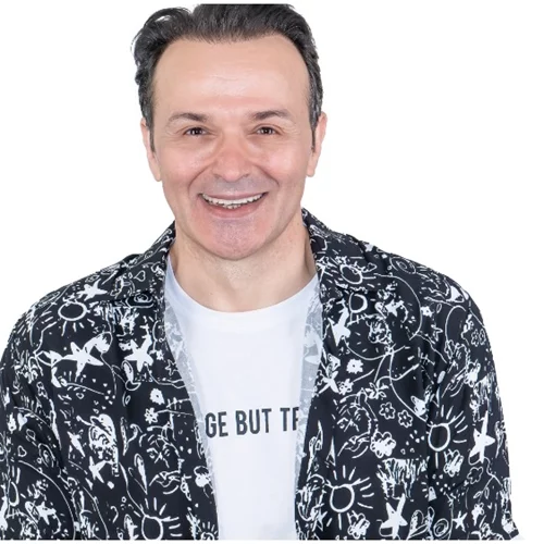 Γιώργος Ηλιόπουλος: «Η κωμωδία είναι ένα πολύ σκληρό είδος γιατί σε κάθε ατάκα εισπράττεις την αστοχία ή την ευστοχία σου»